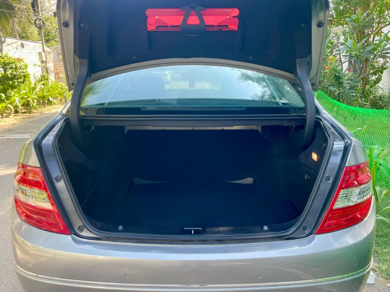 2011 Dec Mercedes Benz C200 Avantgarde (Petrol)