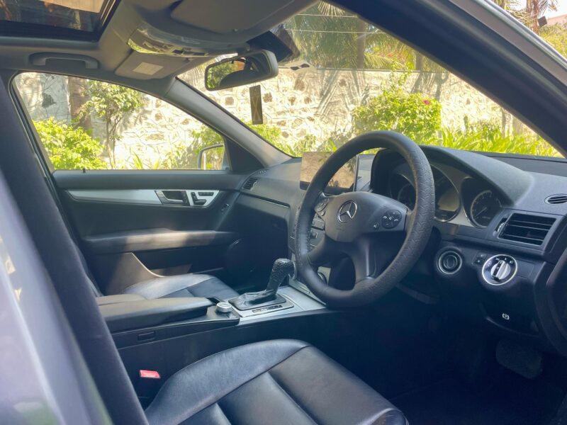 2011 Dec Mercedes Benz C200 Avantgarde (Petrol)