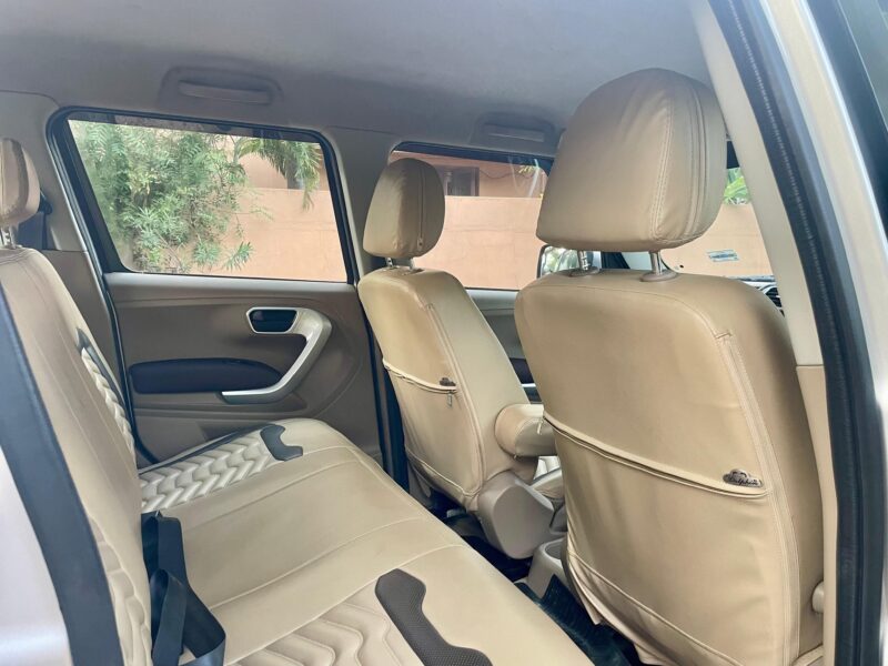 2017 April Mahindra TUV300 T8, MHawk100 (Diesel)