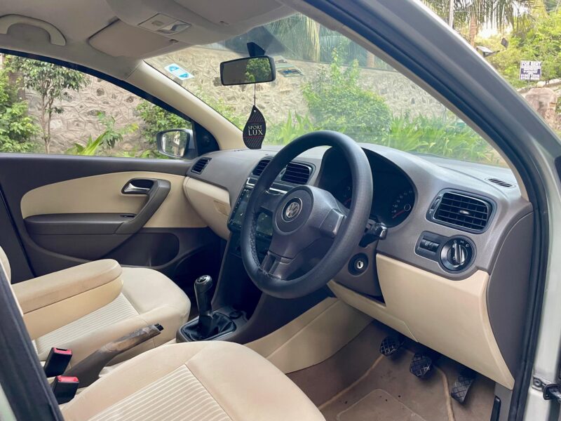 2010/2011 Reg VW Vento Trendline (Petrol)