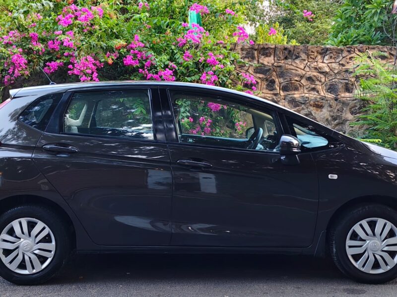 2016 HONDA JAZZ SV(Petrol)