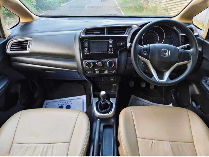 2016 HONDA JAZZ SV(Petrol)