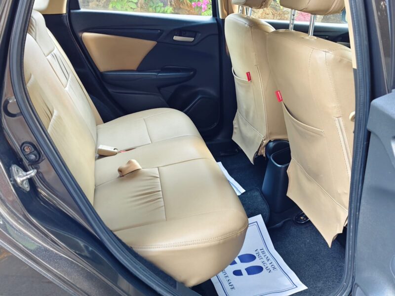 2016 HONDA JAZZ SV(Petrol)