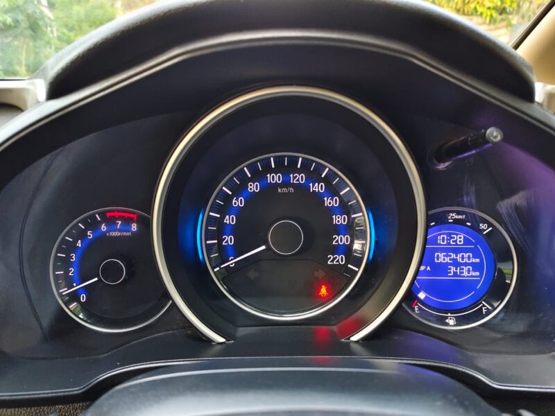 2016 HONDA JAZZ SV(Petrol)