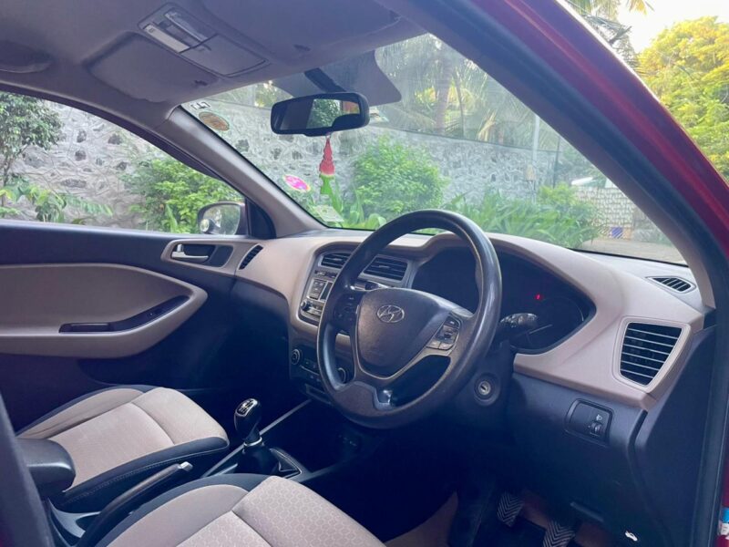 2015 Oct Hyundai Elite i20 Sportz (Diesel)