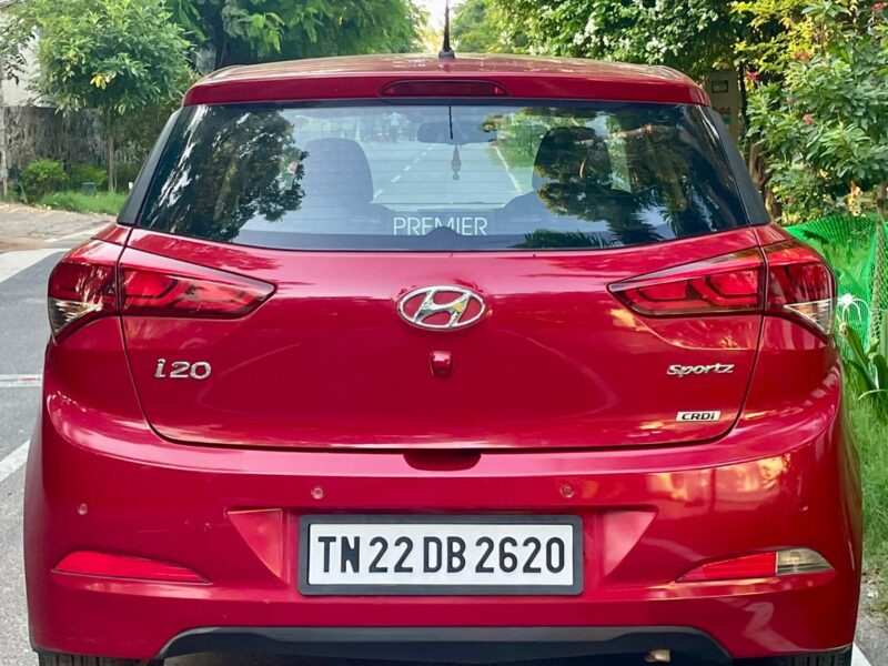 2015 Oct Hyundai Elite i20 Sportz (Diesel)