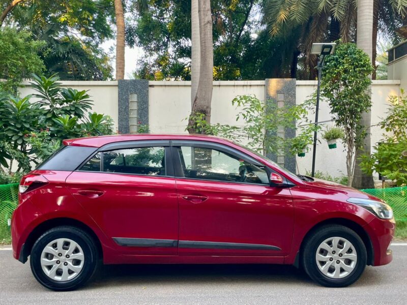 2015 Oct Hyundai Elite i20 Sportz (Diesel)