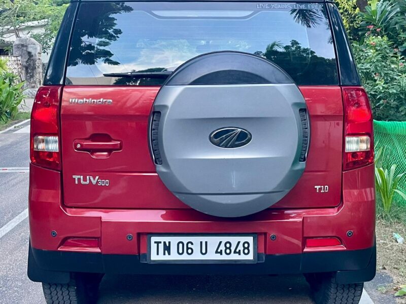 2017 Oct Mahindra TUV300 T10 (Diesel)