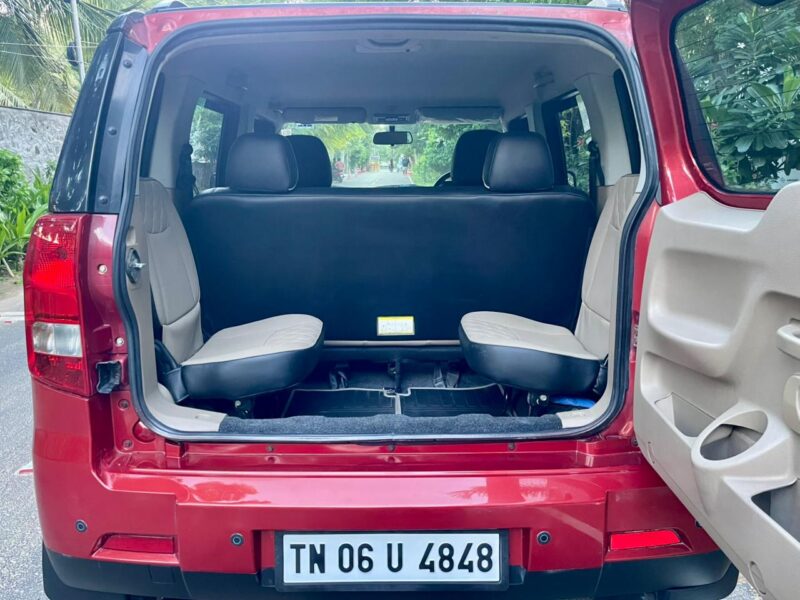 2017 Oct Mahindra TUV300 T10 (Diesel)