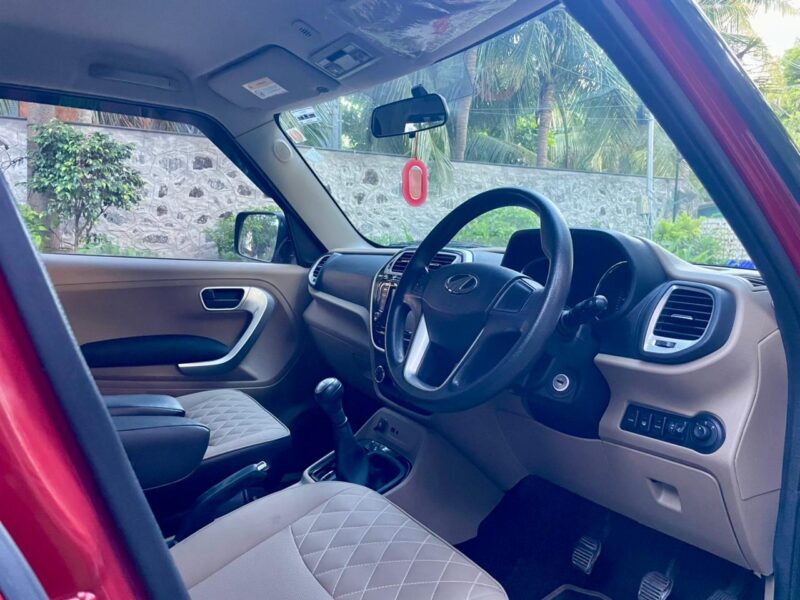 2017 Oct Mahindra TUV300 T10 (Diesel)