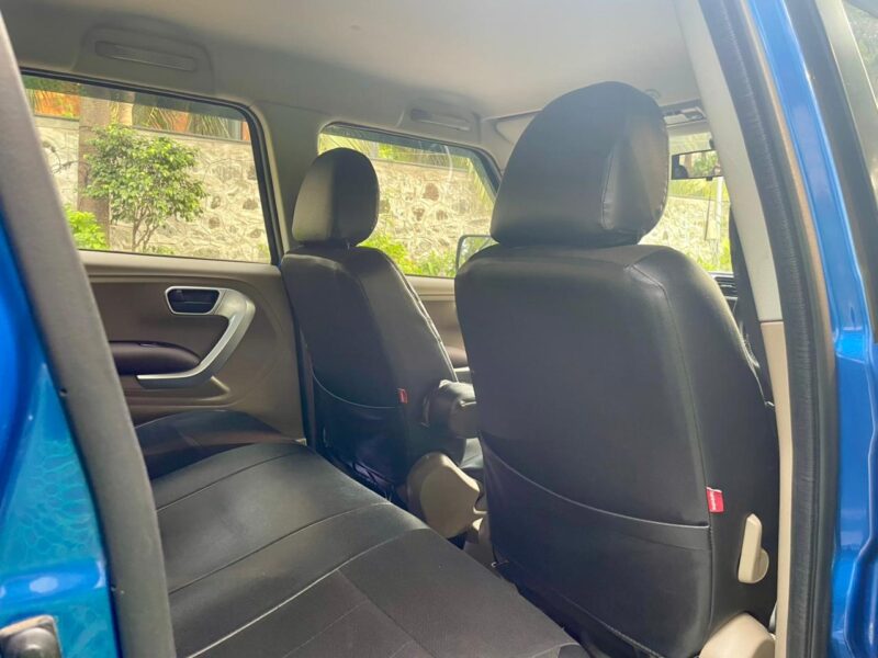 2017 June Mahindra TUV 300 T8 AS (Diesel)