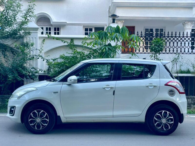2015 Maruti Suzuki Swift VXI (Petrol)