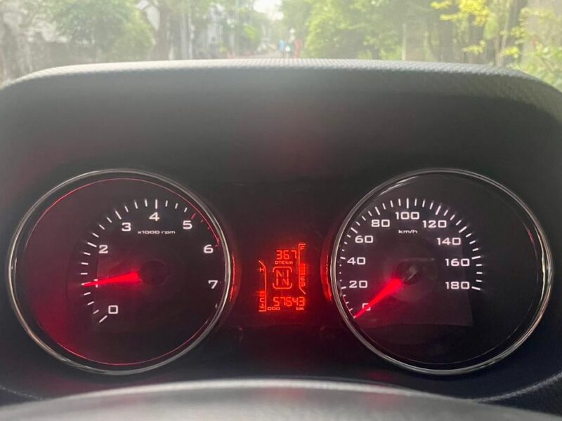 2018 Feb Mahindra TUV 300 T10 (Diesel)