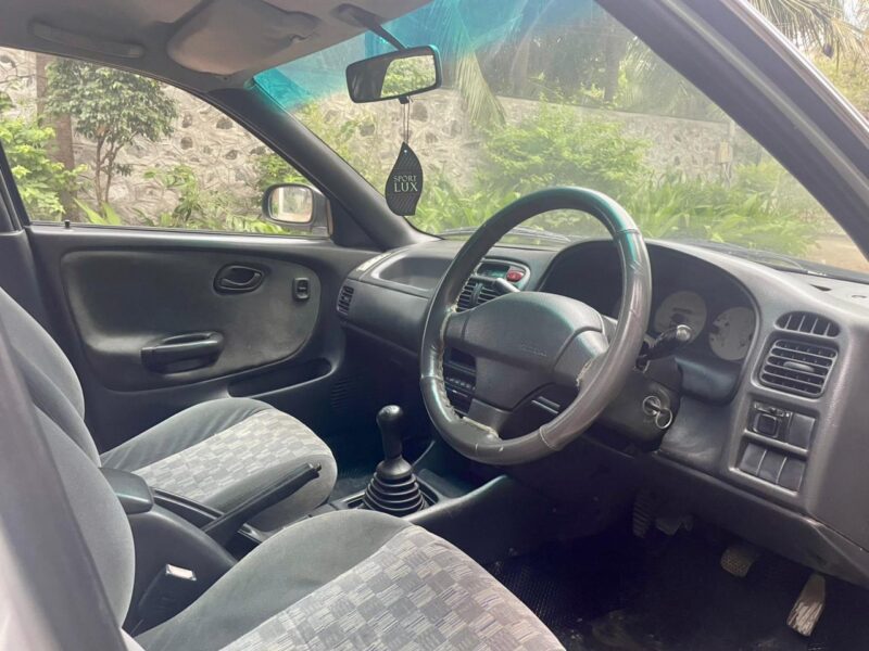 2004 Oct Maruti Suzuki Baleno LXi (Petrol)