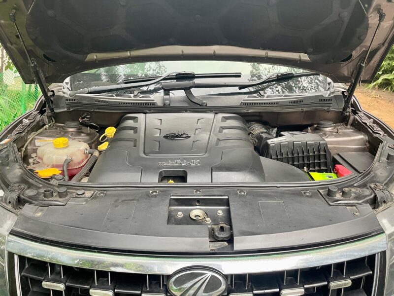 2018 Nov Mahindra XUV 500 W11 (Diesel)