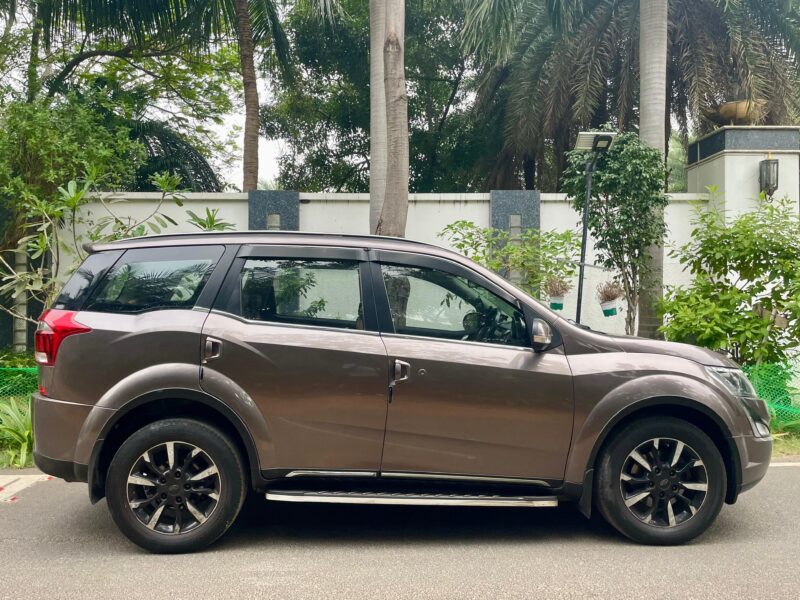 2018 Nov Mahindra XUV 500 W11 (Diesel)