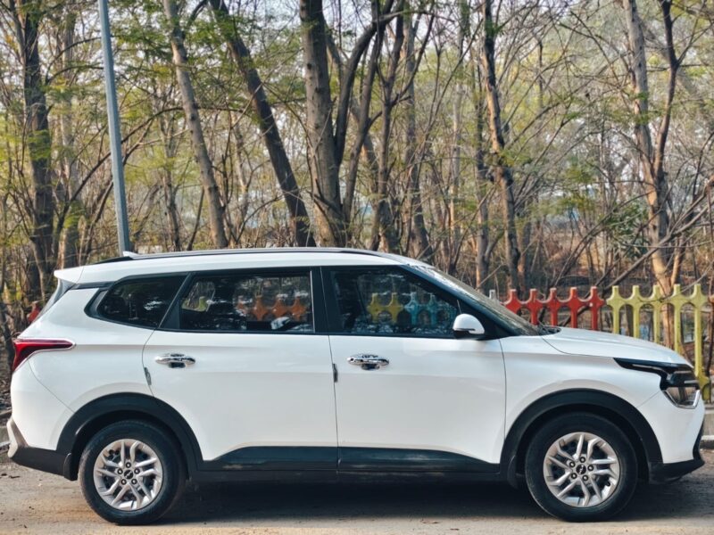 2022 Feb Kia Carens Prestige 1.4G 6MT(Petrol)