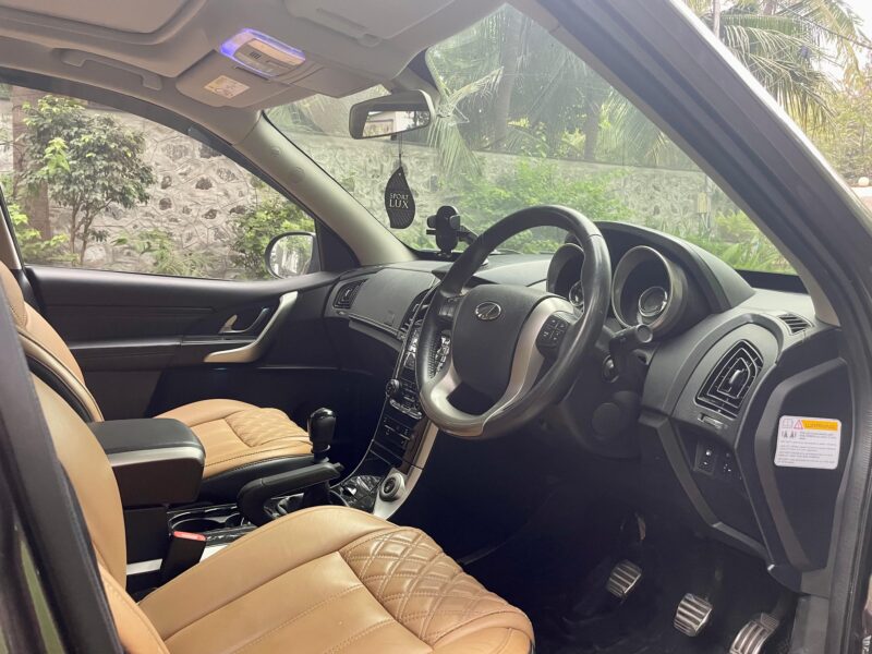 2018 Nov Mahindra XUV 500 W11 (Diesel)