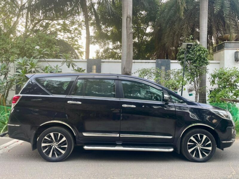 2022 March Toyota Innova Crysta Z AT (Diesel)
