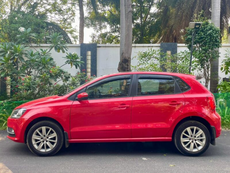 2016 Oct Volkswagen Polo Highline Plus (Petrol)