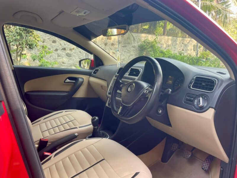 2016 Oct Volkswagen Polo Highline Plus (Petrol)