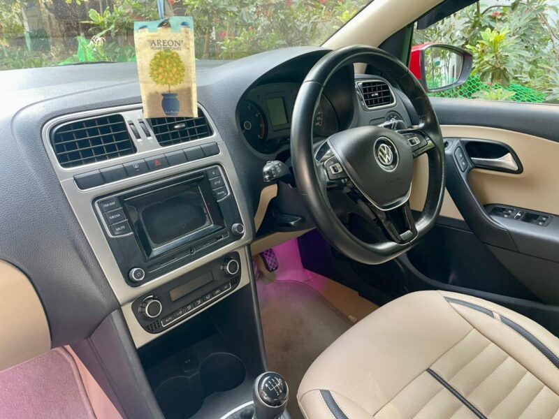 2016 Oct Volkswagen Polo Highline Plus (Petrol)