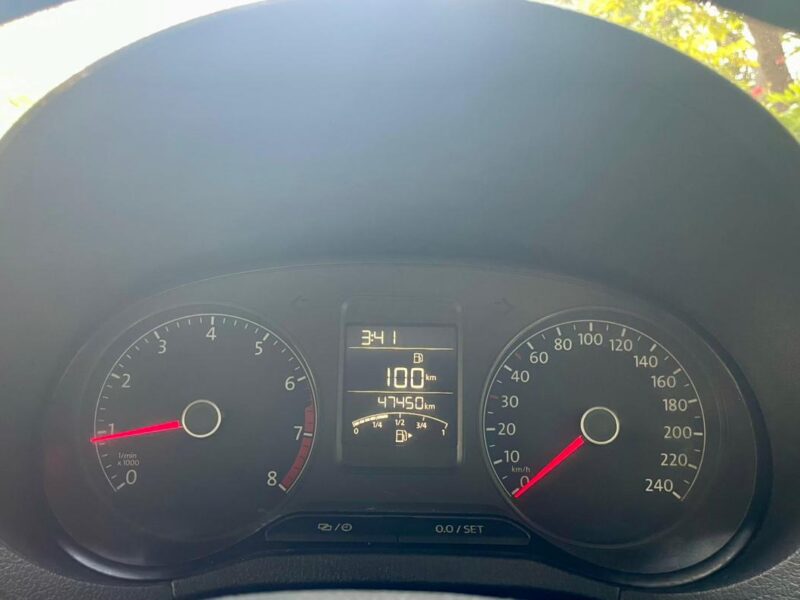 2016 Oct Volkswagen Polo Highline Plus (Petrol)