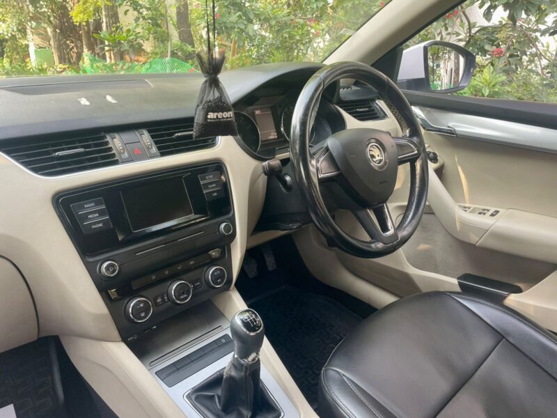 2017 May Škoda Octavia Ambition 1.4 (Petrol)