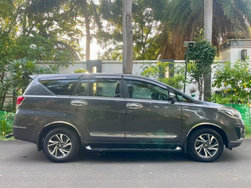 2022 June Toyota Innova Crysta V (Diesel)