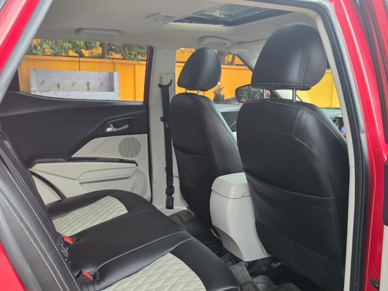 2020 September Mahindra Xuv300 W8 O Automatic (Diesel)