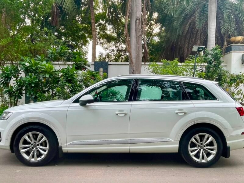 2019 July Audi Q7 45 TDI Technology pack AT (Diesel)