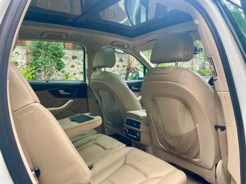 2019 July Audi Q7 45 TDI Technology pack AT (Diesel)