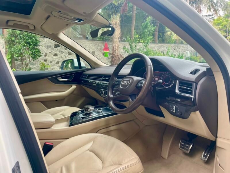 2019 July Audi Q7 45 TDI Technology pack AT (Diesel)