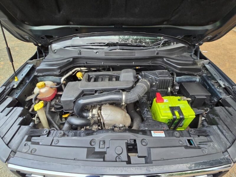 2019 JAN Mahindra Xuv300 W8 O Manual (Diesel)