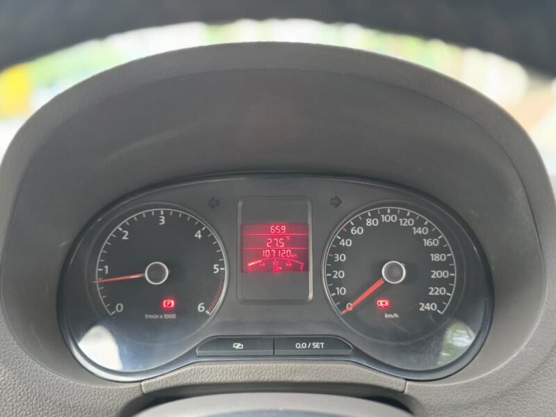 2014 June VW Vento 1.6 Highline (Diesel)