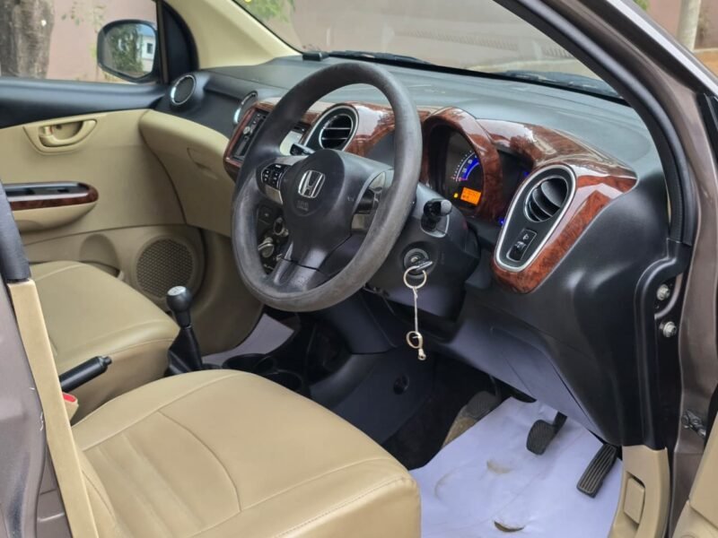 2015 August Honda Mobilio V(Diesel)