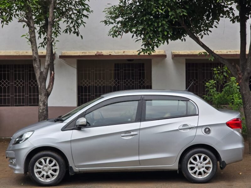 2014 Jan Honda Amaze VX (Petrol )