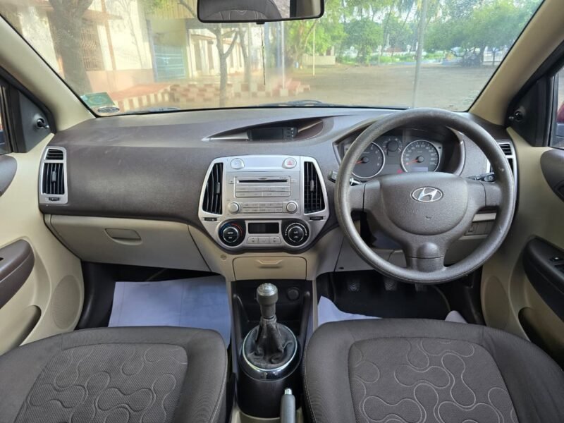 2011 July Hyundai i20 Magna (Petrol)