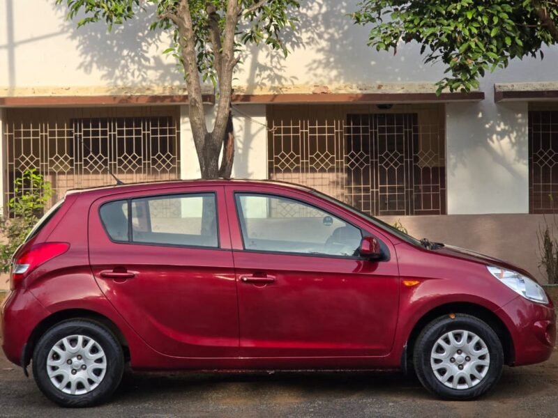2011 July Hyundai i20 Magna (Petrol)